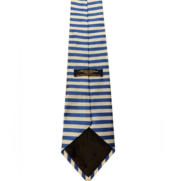 Brooks Brothers 100% silk tie. Palest Ivory & blue horizontal stripes. EUC - Picture 3 of 5